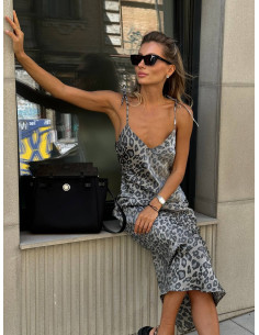 Rochie tip slip din satin fin