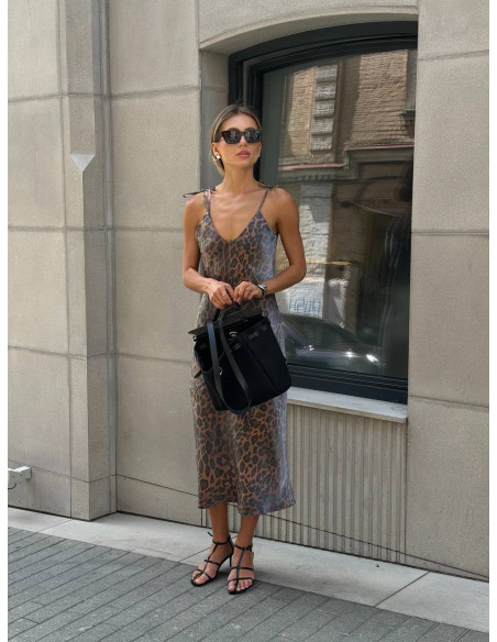 Rochie tip slip din satin fin