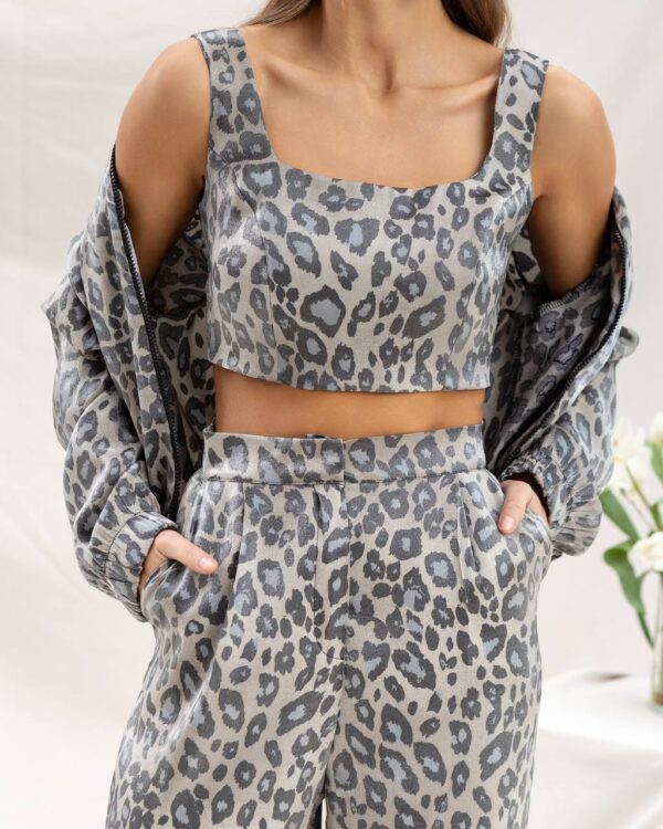 Costum din trei piese cu imprimeu leopard – Cod 456
